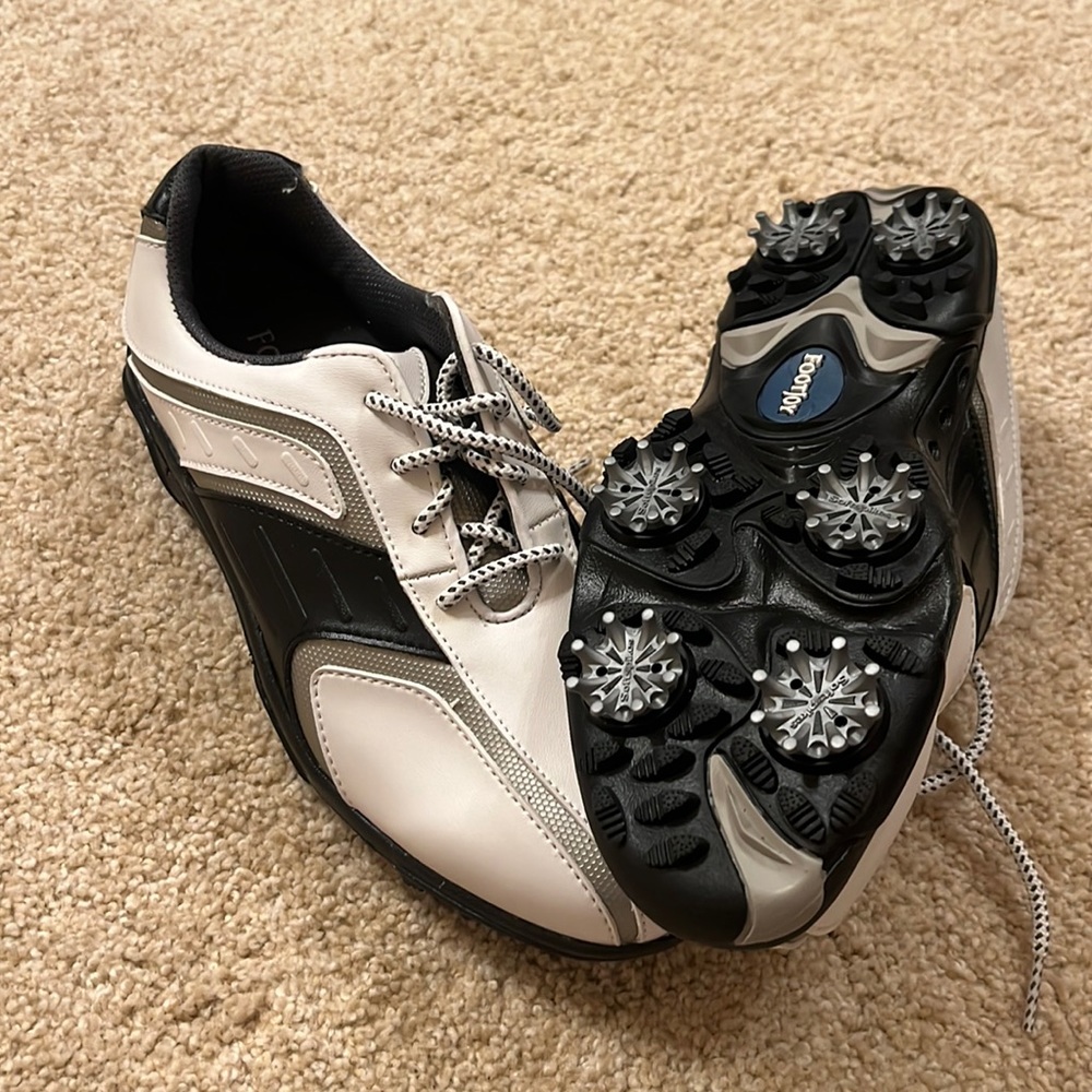 Golf shoes junior.